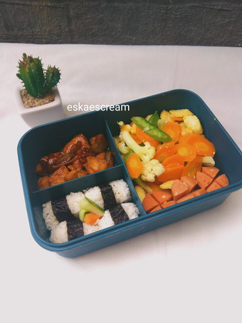 Langkah Mudah untuk Membuat Bento Diet Ayam Lada Hitam NO Minyak dan Capcay Menu Enak Dan Mudah Dibuat