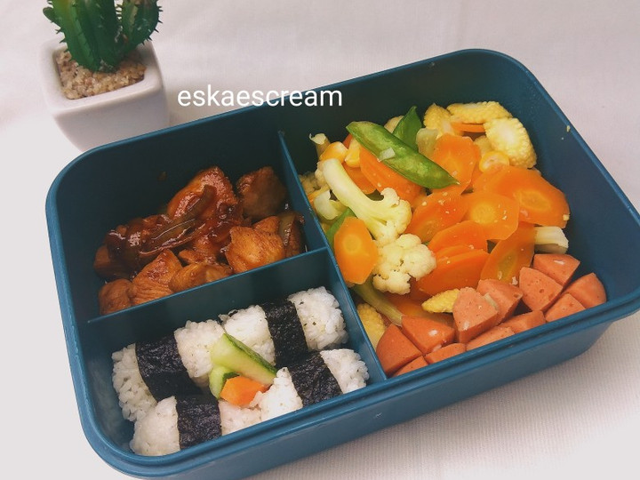 Langkah Mudah untuk Membuat Bento Diet Ayam Lada Hitam NO Minyak dan Capcay Menu Enak Dan Mudah Dibuat