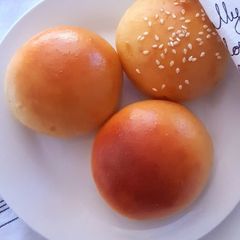 A picture of Meat Curry Buns.