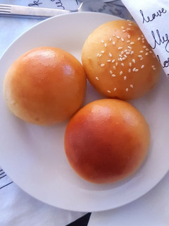 A picture of Meat Curry Buns.