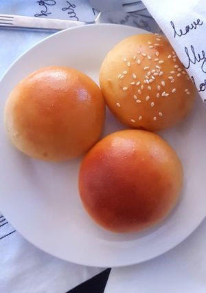 A picture of Meat Curry Buns.