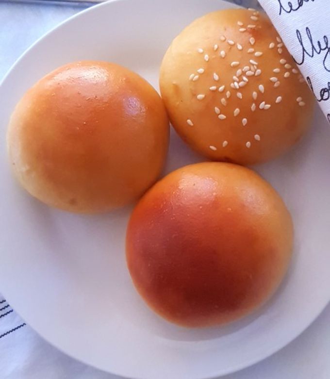 A picture of Meat Curry Buns.