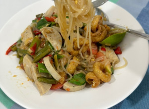 รูปของ ตำเส้นเล็กหมูยอ