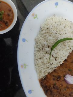 રાજમા મસાલા (Rajma masala Recipe in Gujarati) રેસીપી મુખ્ય ફોટો