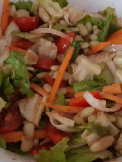 Una foto de Ensalada de verdinas con aliño de mi casa