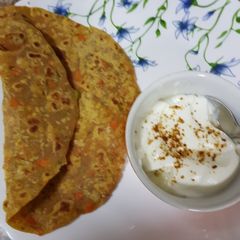 A picture of Mix vegetable paratha.
