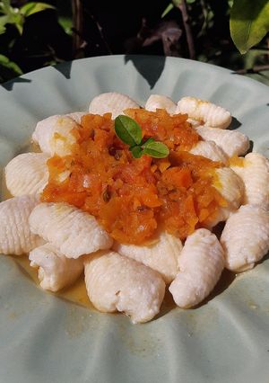 Una foto de Gnocchi di ricotta con salsa de tomate y zanahoria