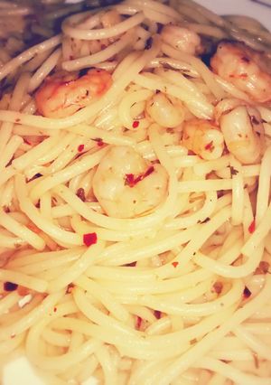 A picture of Prawn Garlic Spaghetti.