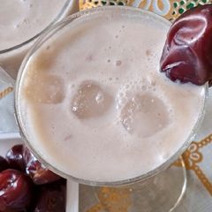 A picture of Date & Chocolate Shake.