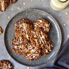 A picture of Walnut & Oat Cookies.