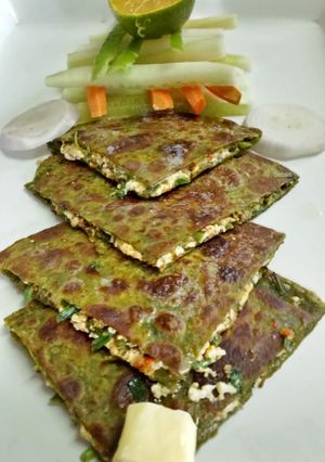 A picture of Palak paneer paratha.