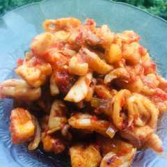 A picture of Sambel goreng cumi tahu.