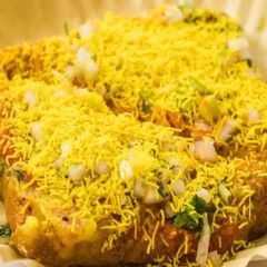 A picture of Sev puri sandwich.