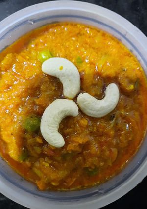 લીલી હળદર અને લીલા વટાણા નું શાક (Lili Haldar Lila Vatana Shak Recipe In Gujarati) રેસીપી મુખ્ય ફોટો
