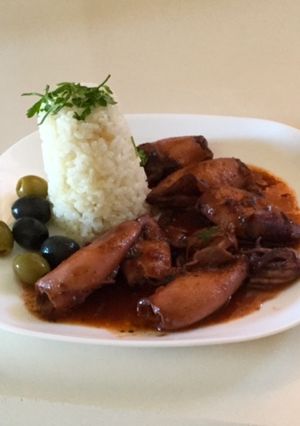 Una foto de Calamares en salsa