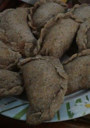 Una foto de Empanadas de pollo y carne