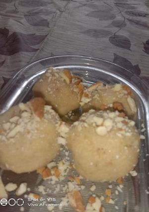 A picture of Coconut laddo.
