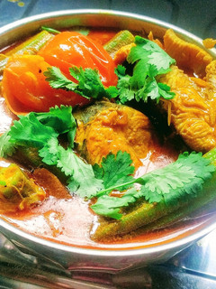 மீன் கறி (Meen curry recipe in tamil) செய்முறை முக்கிய புகைப்படம்