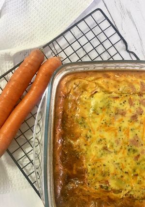 Une photo de Clafoutis brocolis 🥦 carottes 🥕 jambon