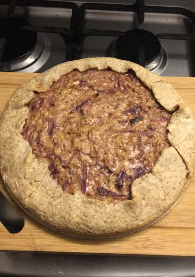 Una foto de Tarta de cebollas con masa integral