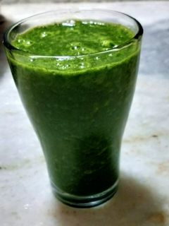 ગ્રીન ડીટોક્સ જ્યુસ (Green Ditox Juice Recipe In Gujarati) રેસીપી મુખ્ય ફોટો