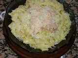 Fideos fritos con salsa rosa