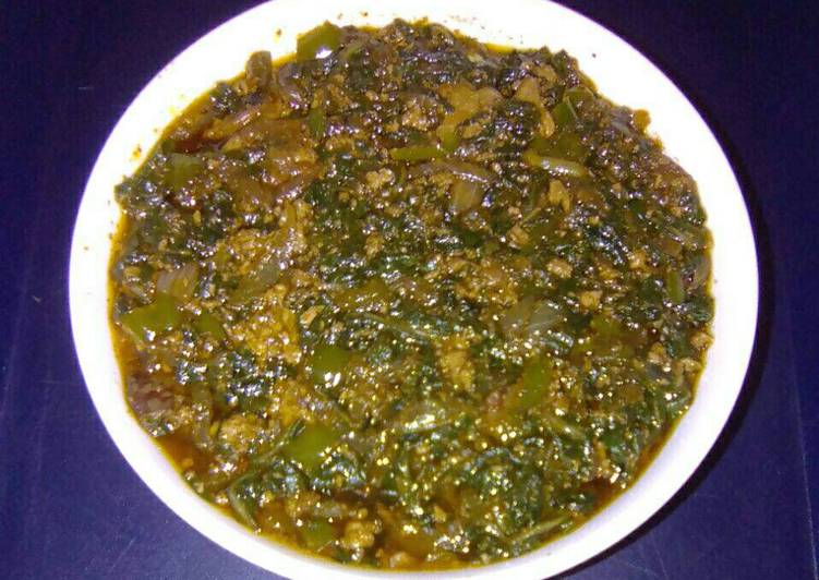 Spinach with chicken livers