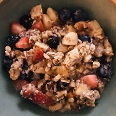 A picture of Rise & Shine Fruit & Nut Cereal.