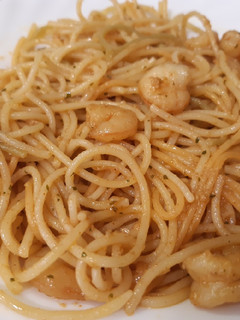 Una foto de Pasta con langostinos