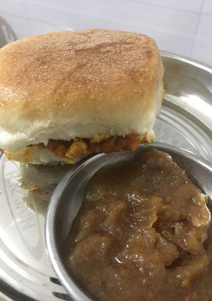 દાબેલી (Dabeli Recipe In Gujarati) રેસીપી મુખ્ય ફોટો