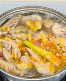 Lẩu gà nấu mọi