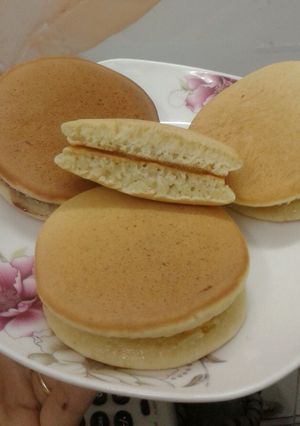 Hình của món Bữa sáng vui vẻ với bánh rán Doraemon.