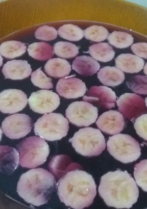 Una foto de Gelatina de Frambuesa con banana