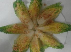 Una foto de Cogollos de lechuga aliñados