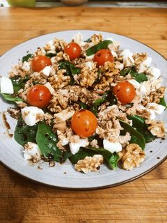 Una foto de Ensalada de espinacas