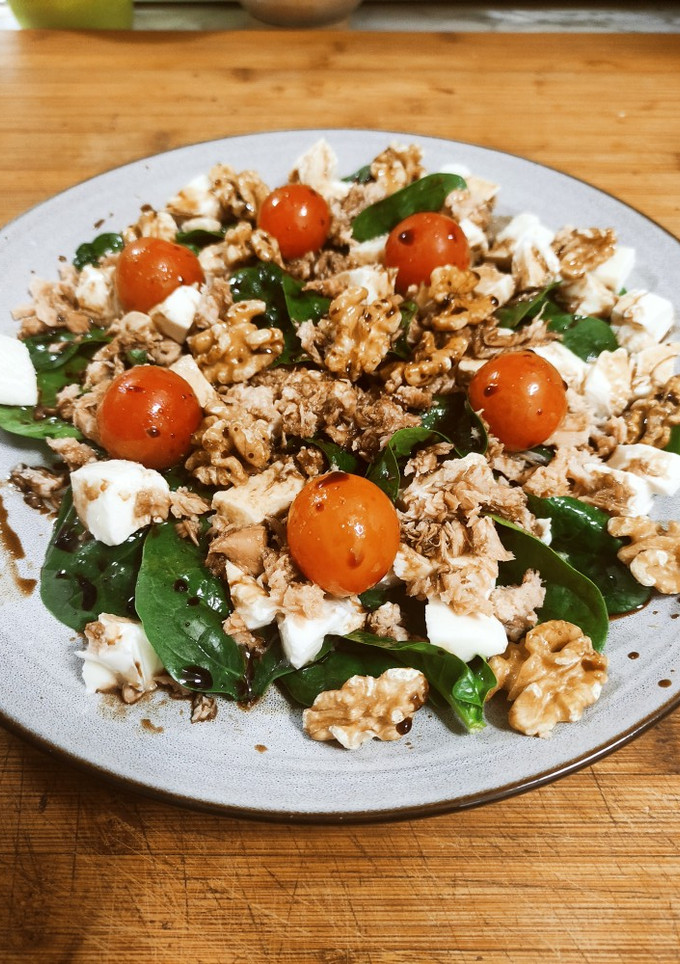 Una foto de Ensalada de espinacas