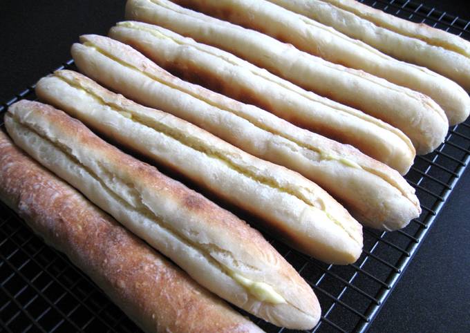 Mini Baguettes with Milk Cream