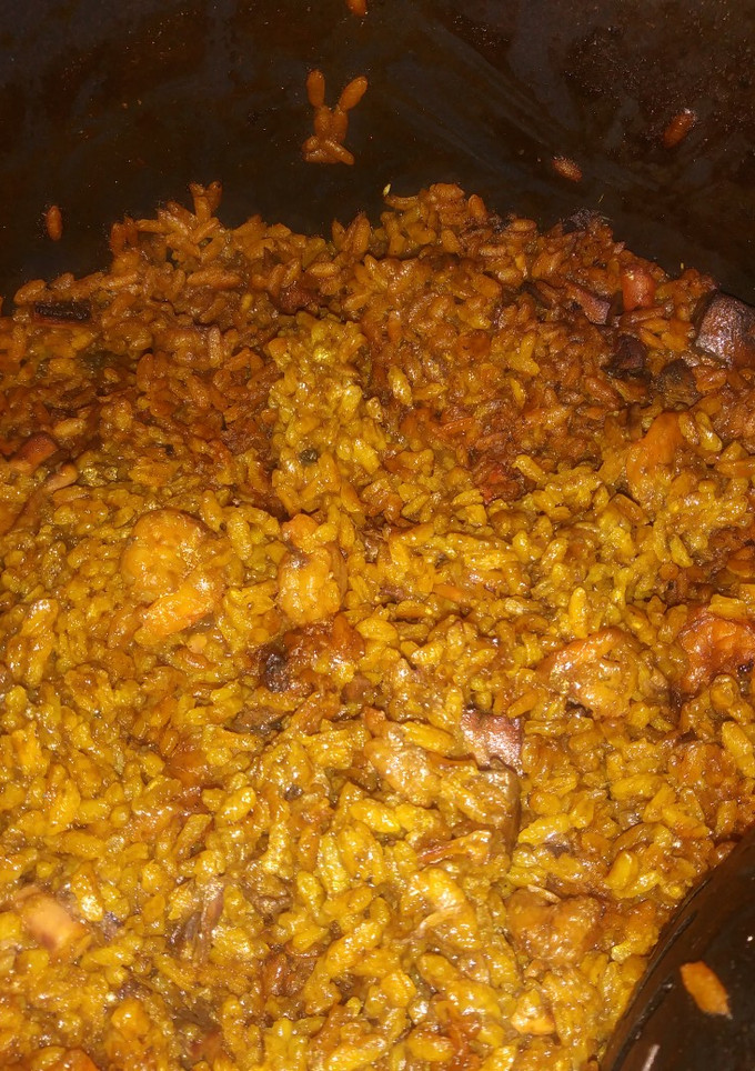 A picture of Paella (seafood rice).
