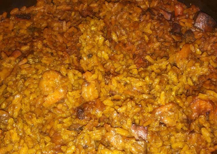 Recipe of Favorite Paella (seafood rice)