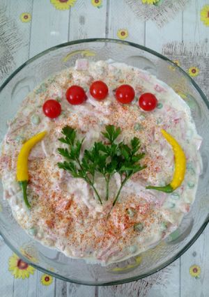 Szalámis saláta recept fotója