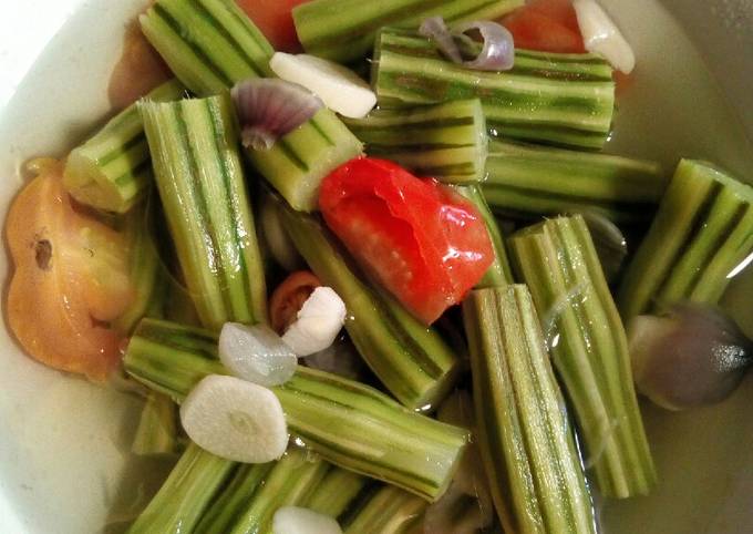 Bagaimana cara membuat Sayur asem klentang  istimewa