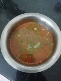 தக்காளி ரசம்(tomato rasam recipe in tamil) செய்முறை முக்கிய புகைப்படம்