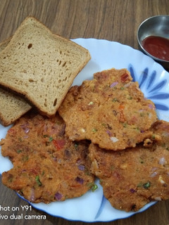 A picture of Left Over Bread Uttapam.