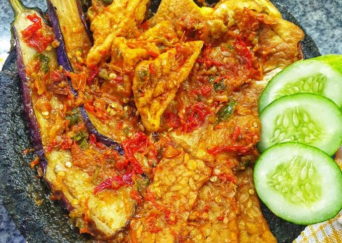 Resep Penyetan 4t Terong Tempe Tahu Telur Oleh Setya Rini Cookpad