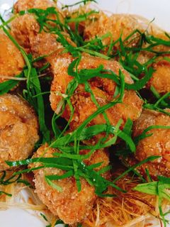 Hình của món Gà rang muối.