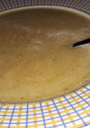 Kapros, tejfölös zsenge cukkini krémleves gazdagon🥣🍽👩🍳💚 recept fotója