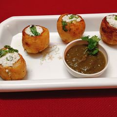 A picture of Crispy Aloo Nazakat.soft and melting..