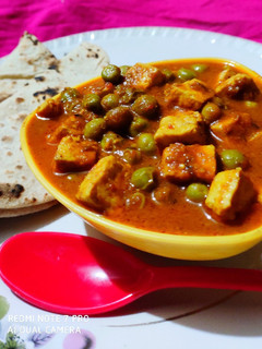 मटर पनीर (Matar paneer recipe in hindi) रेसिपी मुख्य फोटो
