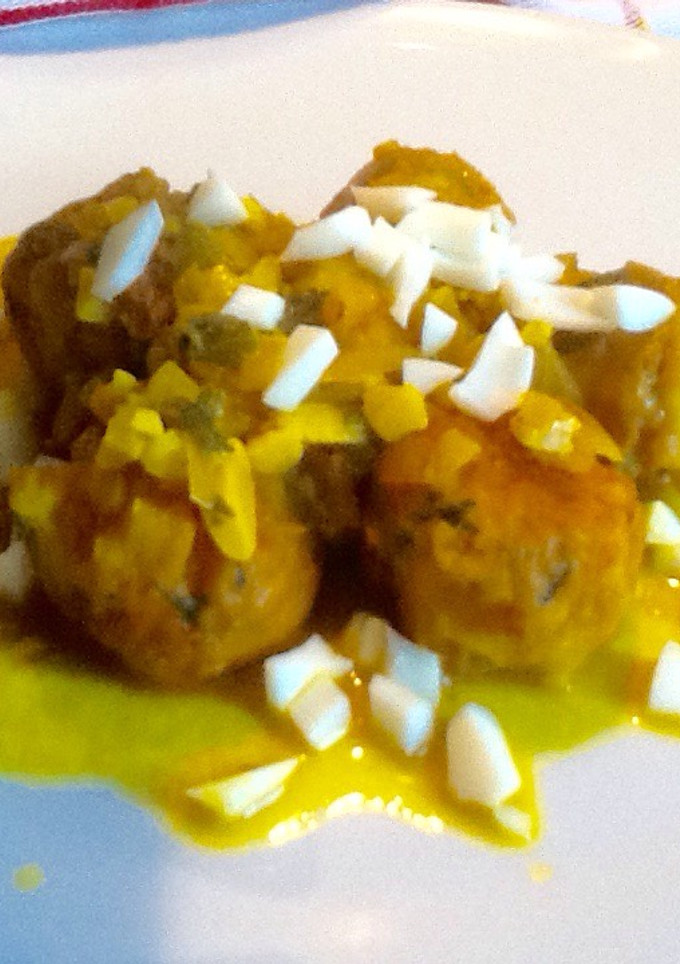Una foto de Albondigas de pollo en salsa pepitoria