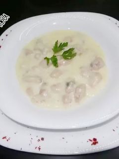 صورة لوصفة قطع الدجاج بالصلصة البيضاء 😋